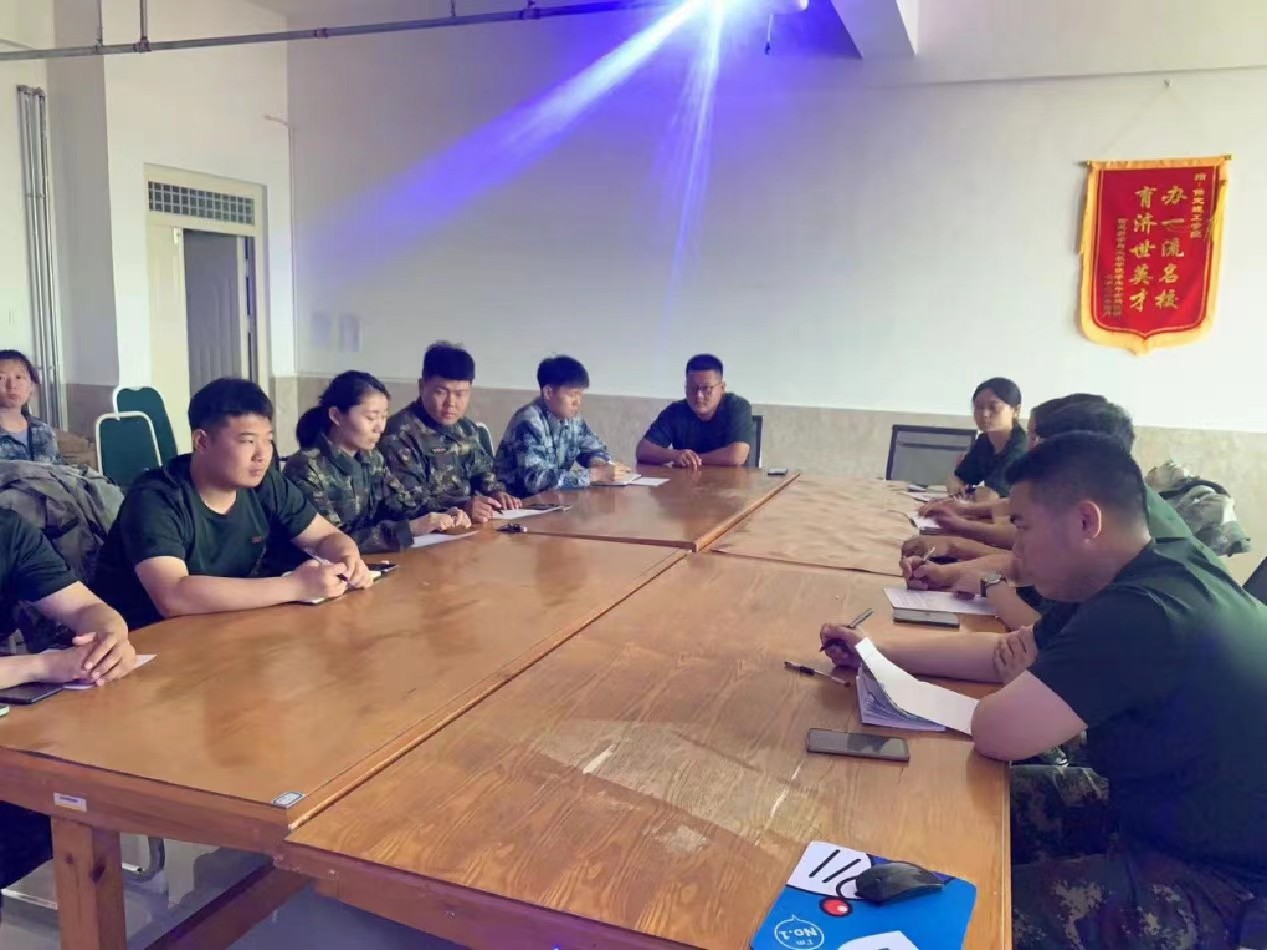 米乐mile官方网站开展“传帮带”式新入职辅导员培训day3