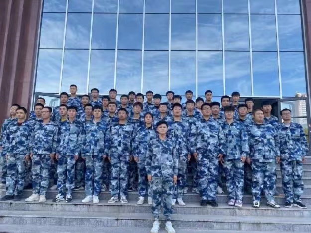 米乐mile官方网站开展“传帮带”式新入职辅导员培训day3