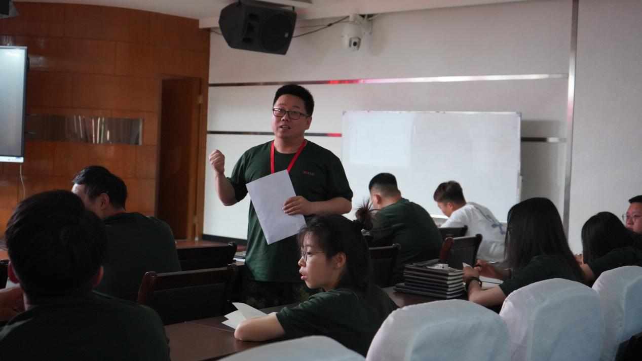 米乐mile官方网站召开学期末学生工作例会