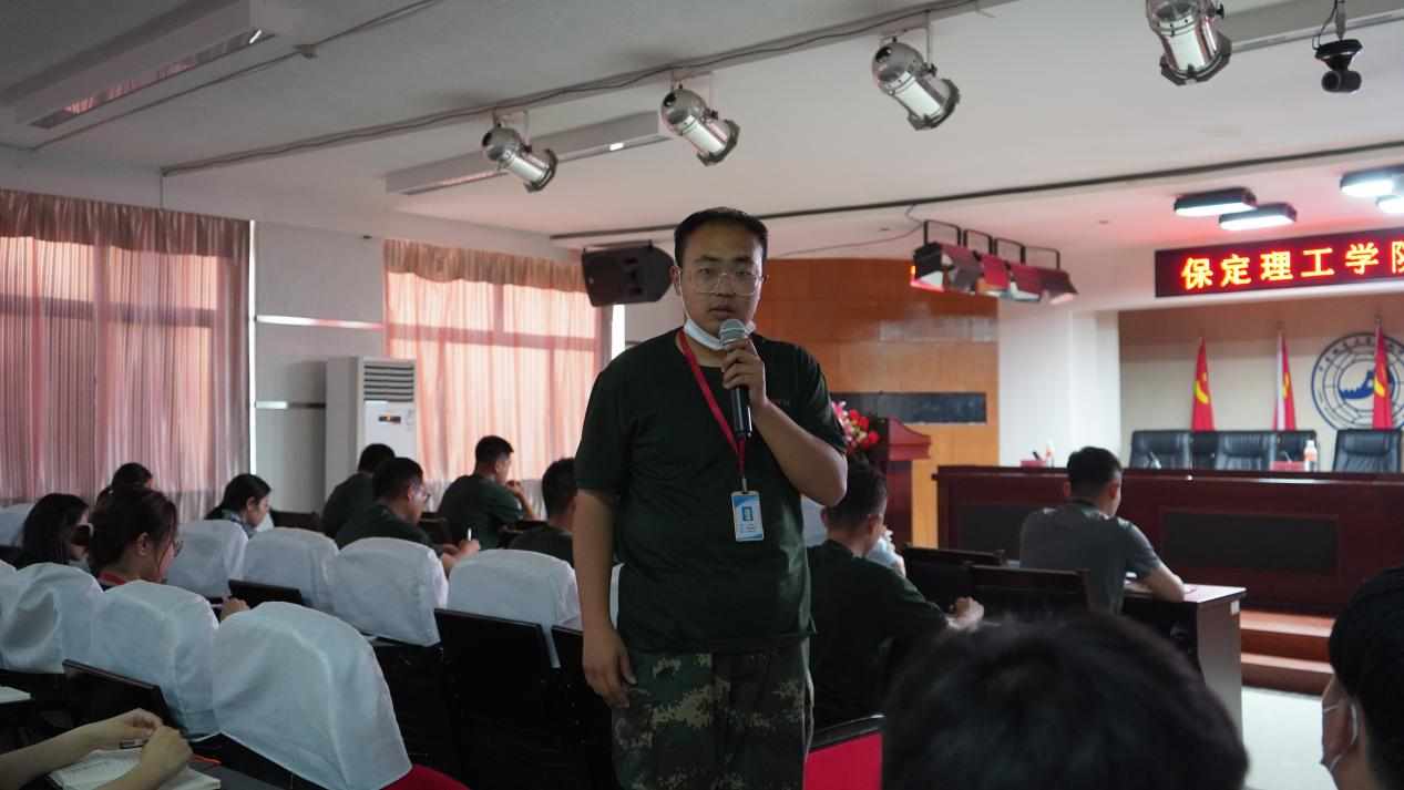 米乐mile官方网站召开学期末学生工作例会