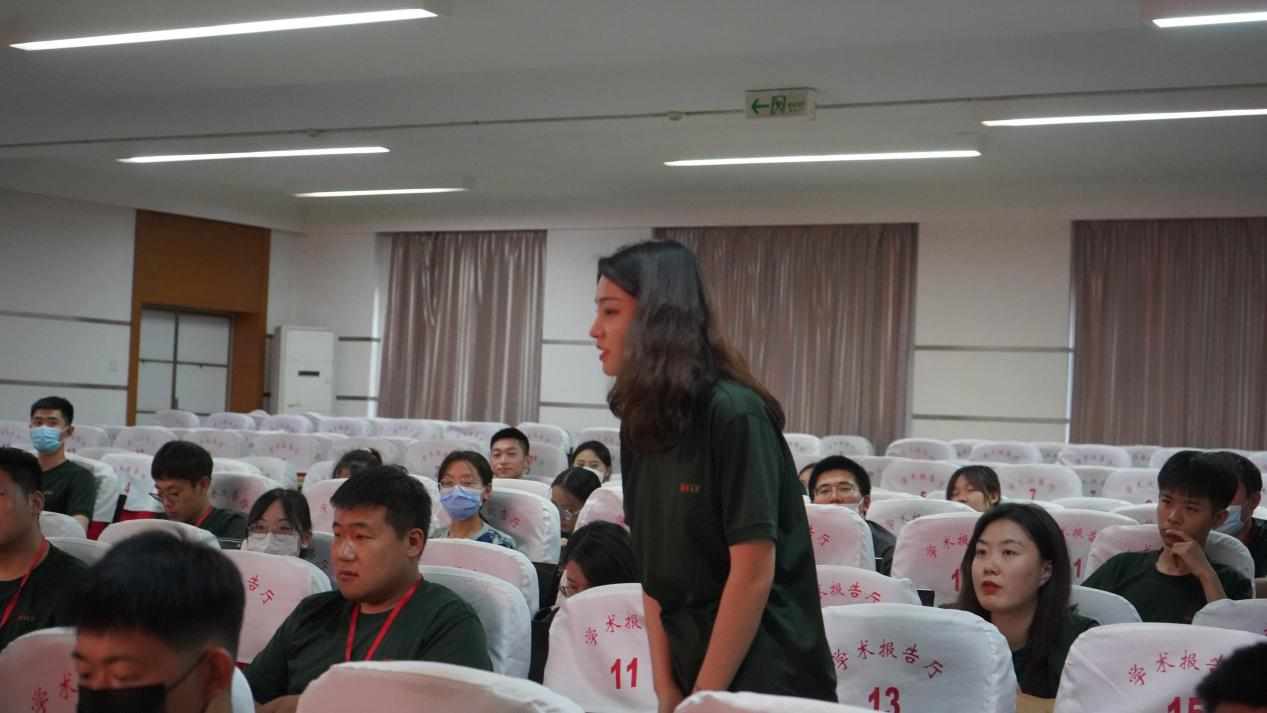 米乐mile官方网站召开学期末学生工作例会