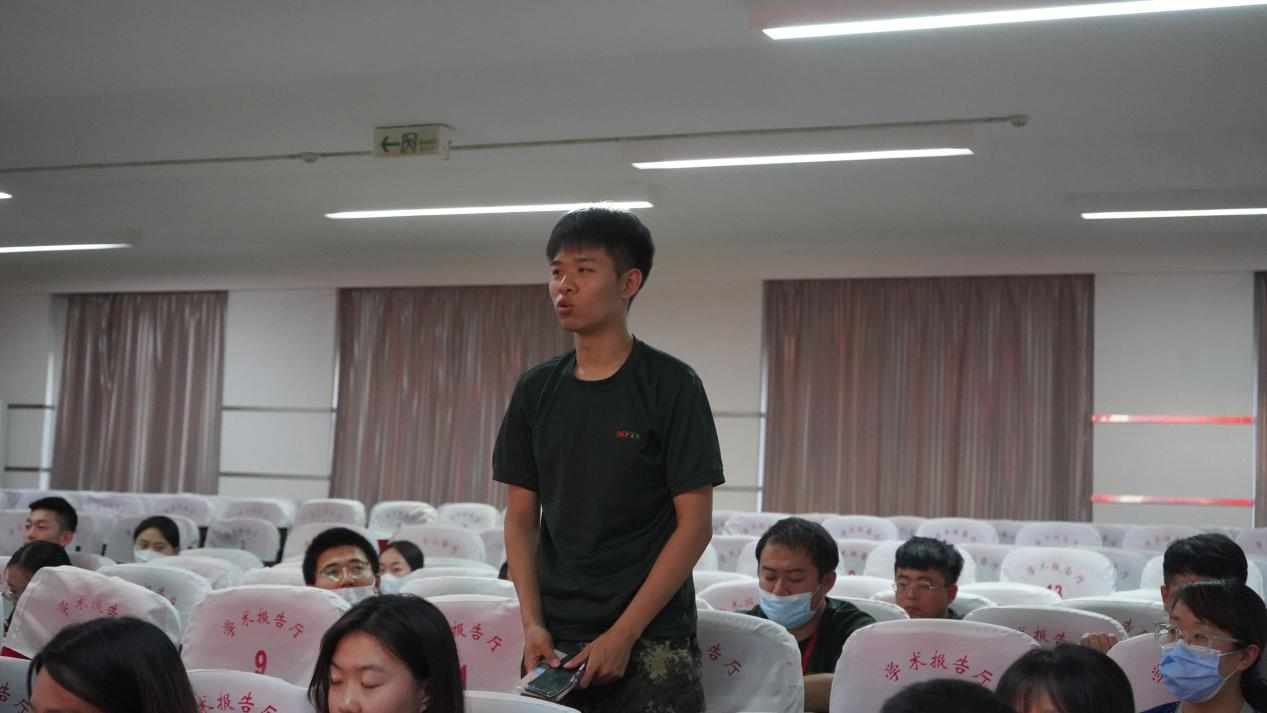 米乐mile官方网站召开学期末学生工作例会