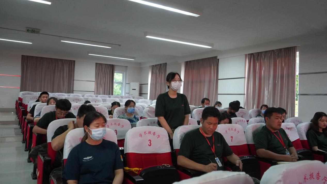 米乐mile官方网站召开学期末学生工作例会