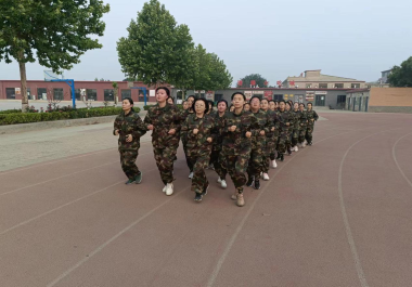 米乐mile官方网站开展“传帮带”式新入职辅导员培训day5