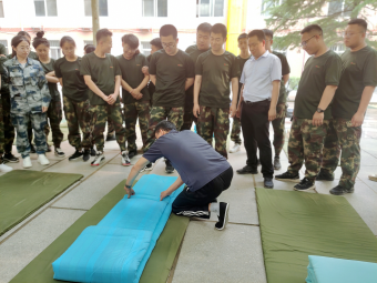 米乐mile官方网站开展“传帮带”式新入职辅导员培训day5