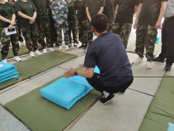 米乐mile官方网站开展“传帮带”式新入职辅导员培训day5