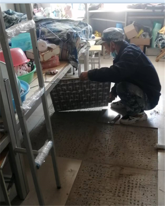 默默守护付出  校园温暖有爱