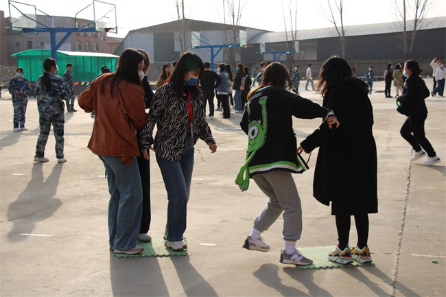 芬芳妇女节  感恩春晖情——米乐官网举办“三八”节趣味活动