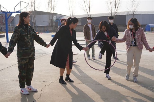 芬芳妇女节  感恩春晖情——米乐官网举办“三八”节趣味活动