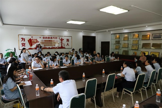 清华大学教授曹莉受邀来米乐官网进行座谈交流