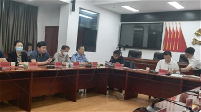 正门亮起红绿灯，师生出行更安心！ ——米乐mile官方网站正门红绿灯正式投入使用