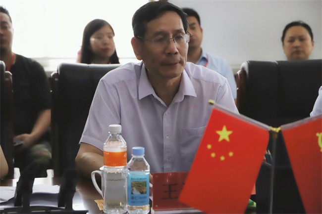 米乐官网召开党委书记送任会