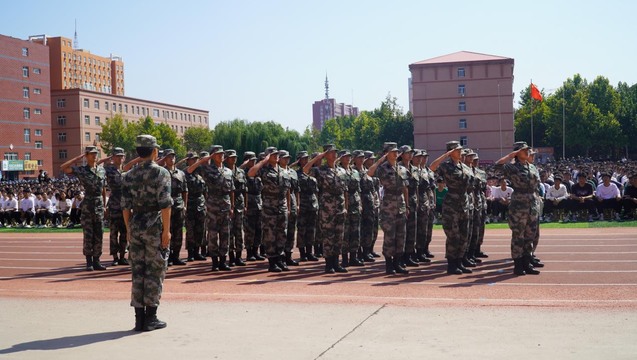米乐mile官方网站2023级新生军训开营式隆重举行