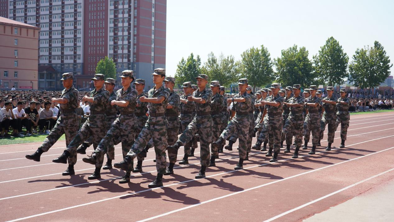 米乐mile官方网站2023级新生军训开营式隆重举行