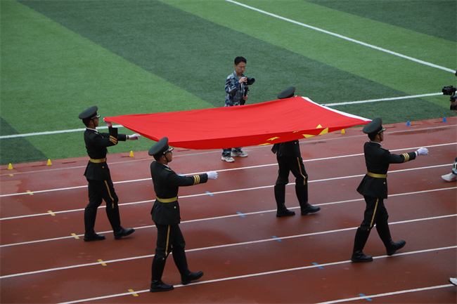 强国有我，意气正扬 ——米乐官网举行2023级新生军训结营式暨开学典礼