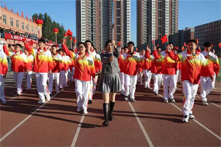 米乐mile官方网站艺术学院- 少年负壮气，奋烈自有时！