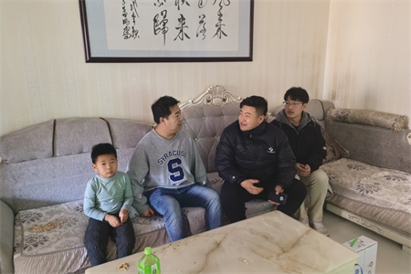 “家校携手，共育未来”——米乐mile官方网站艺术学院开展“家校共育”家访活动