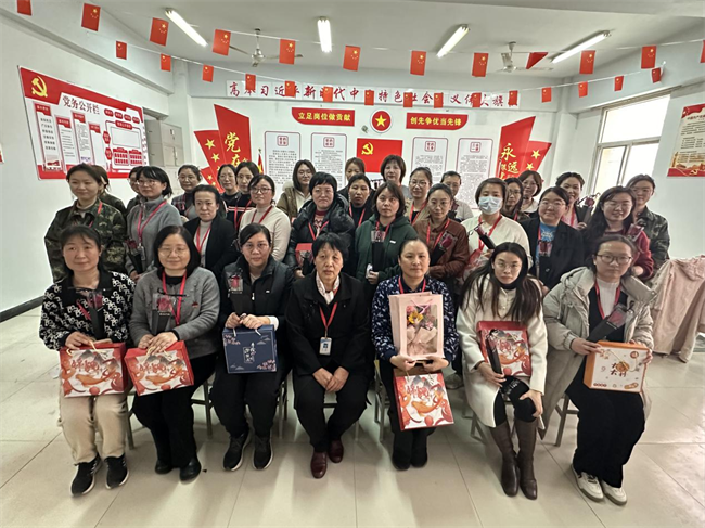 凝聚奋进力量 书写巾帼荣光--米乐mile官方网站校领导走访慰问女教职工送上“三八”国际劳动妇女节祝福