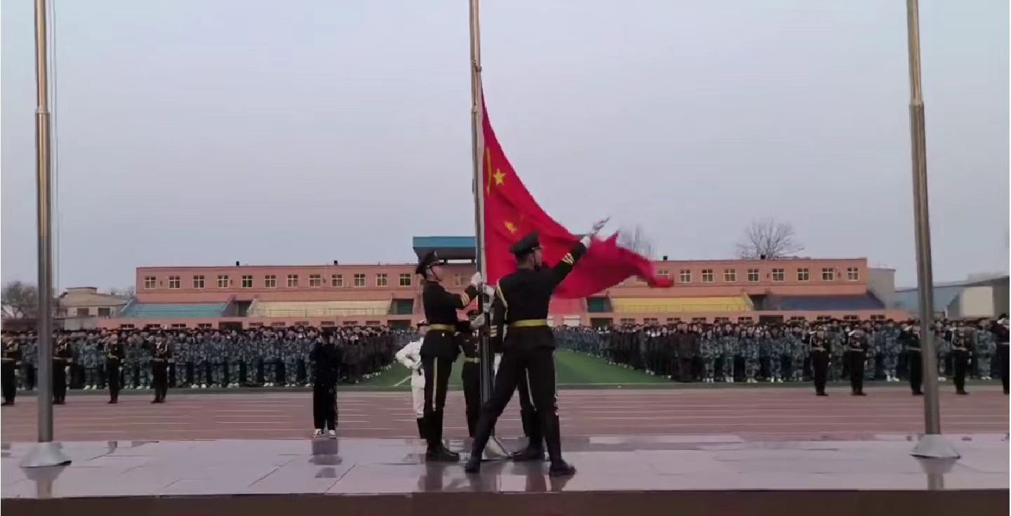 米乐mile官方网站举行春季首次升旗仪式