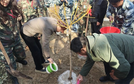 “草木皆待春，你我共护绿”——米乐mile官方网站艺术学院开展“3.12植树节”主题活动