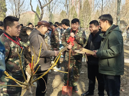 “草木皆待春，你我共护绿”——米乐mile官方网站艺术学院开展“3.12植树节”主题活动