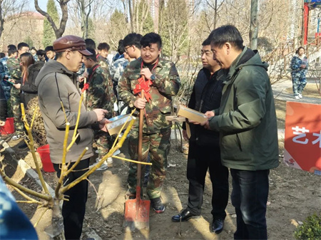 “草木皆待春，你我共护绿”——米乐mile官方网站艺术学院开展“3.12植树节”主题活动