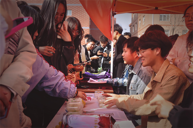 “手绘青春，防核有我；你我共同努力，终结结核流行”—莲池区疾控中心联合米乐mile官方网站开展肺结核防治宣传活动