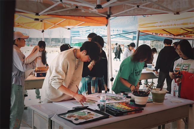 “手绘青春，防核有我；你我共同努力，终结结核流行”—莲池区疾控中心联合米乐mile官方网站开展肺结核防治宣传活动