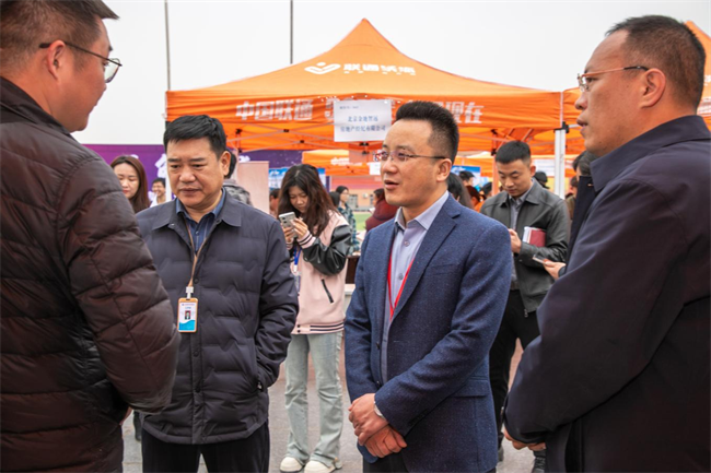 米乐mile官方网站“圆梦保理·不负韶华”2024届毕业生春季线下双选会隆重举办