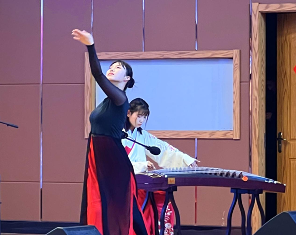 米乐mile官方网站||管理学院||米乐官网举办“青春孕育无限希望，青年创造美好明天”大型合唱会