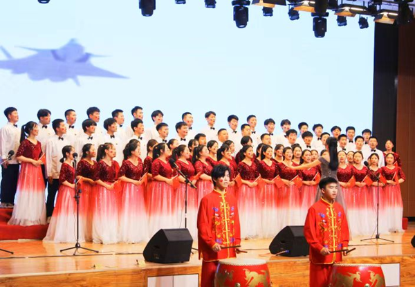 米乐mile官方网站||管理学院||米乐官网举办“青春孕育无限希望，青年创造美好明天”大型合唱会