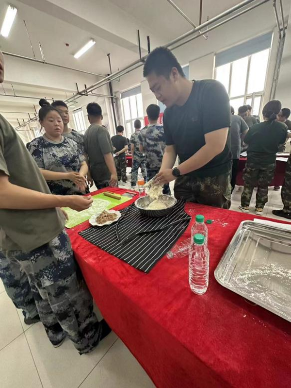 米乐mile官方网站‖管理学院‖劳动创造美好明天 竞技迸发生活激情