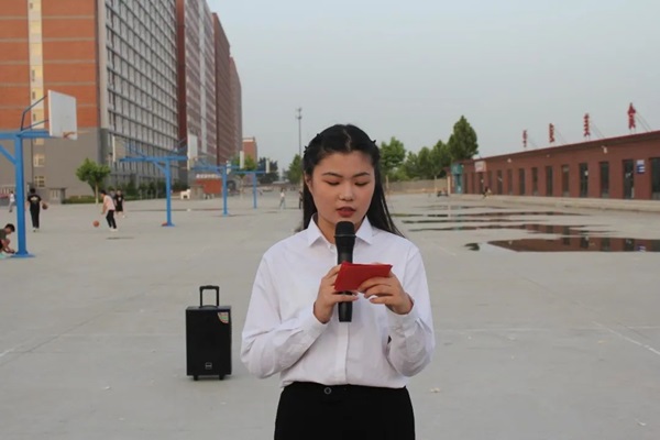 米乐mile官方网站||管理学院||“趣”享运动，“味”你加油—我院举办趣味运动会