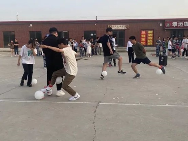 米乐mile官方网站||管理学院||“趣”享运动，“味”你加油—我院举办趣味运动会