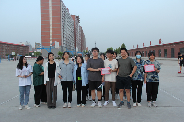 米乐mile官方网站||管理学院||“趣”享运动，“味”你加油—我院举办趣味运动会