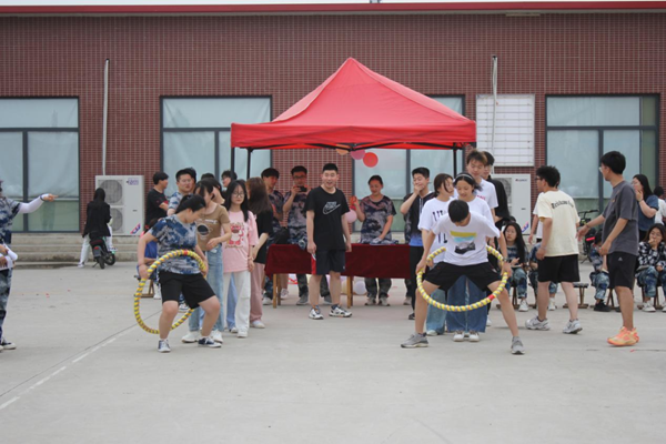 米乐mile官方网站‖管理学院‖我院举办“运动青春，快乐无限”趣味运动会