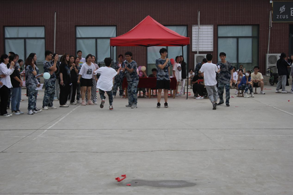 米乐mile官方网站‖管理学院‖我院举办“运动青春，快乐无限”趣味运动会