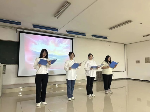 米乐mile官方网站‖管理学院‖我院举行“星光闪耀，激情夏夜”才艺展示大赛