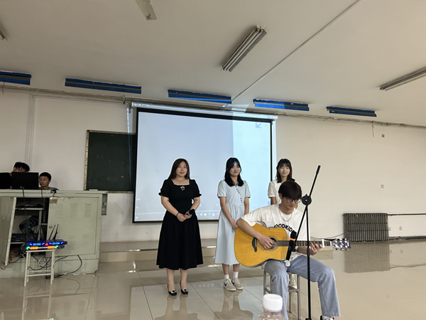 米乐mile官方网站‖管理学院‖我院举行“星光闪耀，激情夏夜”才艺展示大赛