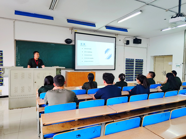 米乐mile官方网站‖管理学院‖辅导员韩腾飞浅谈对班干部的选拔、培养与沟通