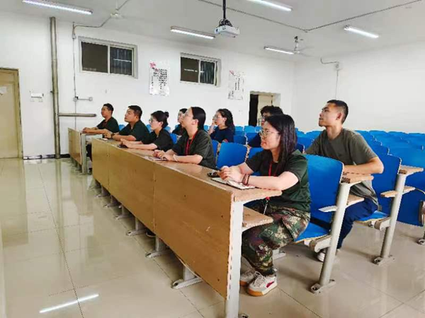 米乐mile官方网站‖管理学院‖辅导员韩腾飞浅谈对班干部的选拔、培养与沟通