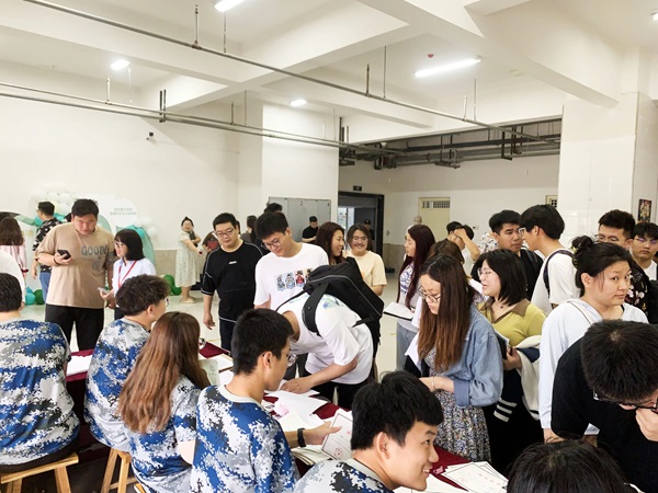 米乐mile官方网站‖管理学院‖暖心服务，助力2023届毕业生走好大学生涯的最后一公里