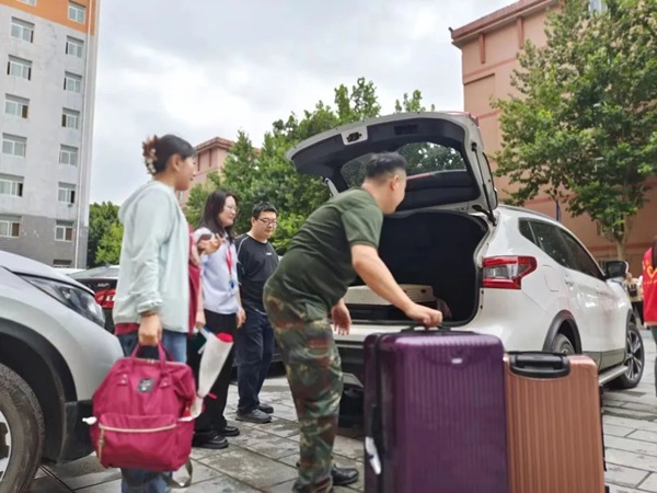 米乐mile官方网站‖管理学院‖暖心服务，助力2023届毕业生走好大学生涯的最后一公里