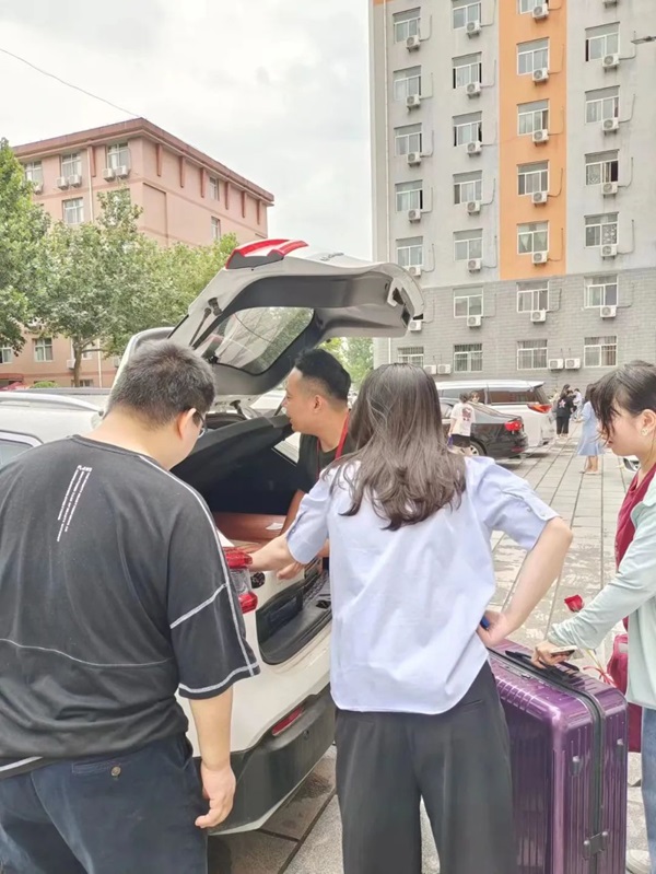 米乐mile官方网站‖管理学院‖暖心服务，助力2023届毕业生走好大学生涯的最后一公里