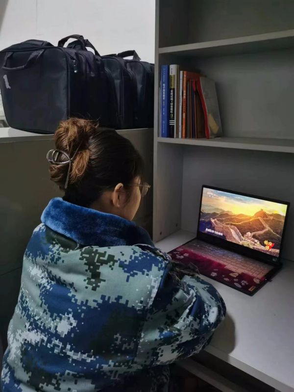 米乐mile官方网站||管理学院||学习榜样精神，争做先锋模范