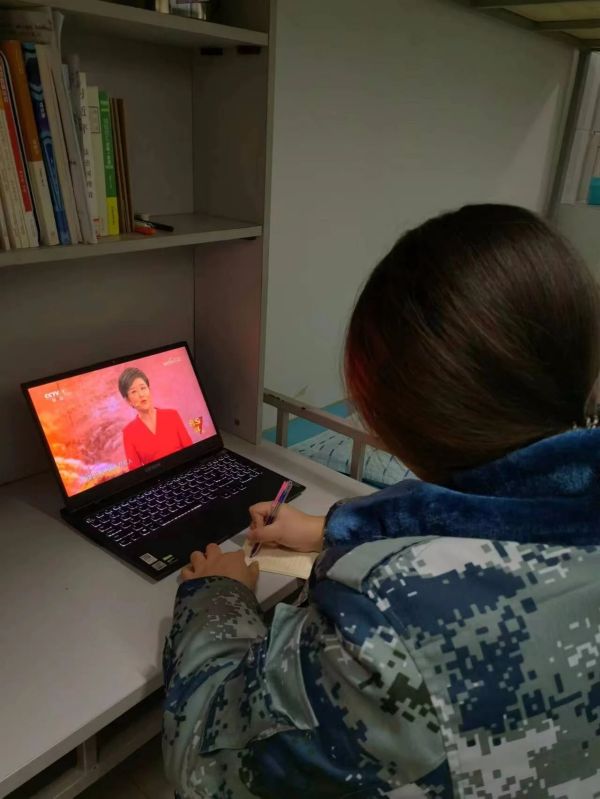 米乐mile官方网站||管理学院||学习榜样精神，争做先锋模范