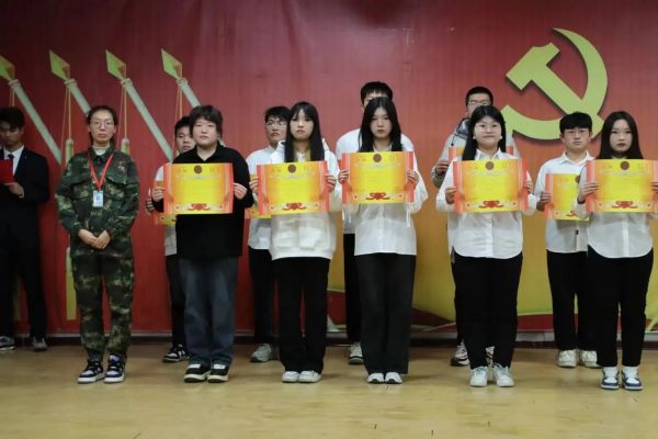 米乐mile官方网站||管理学院||“管理催奋进，榜样促前行”年末表彰大会