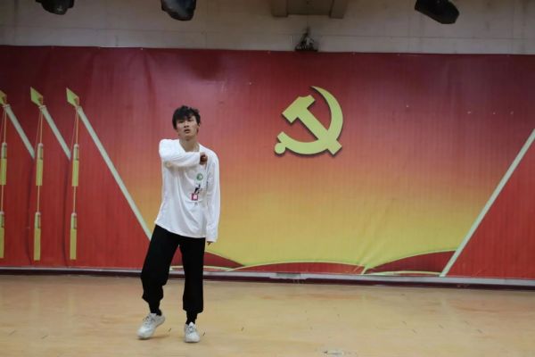 米乐mile官方网站||管理学院||“管理催奋进，榜样促前行”年末表彰大会