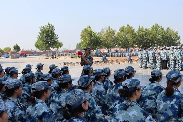 米乐mile官方网站||管理学院||扬帆起航，2023级军训进行时！