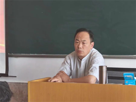 “倾听“新”声共发展，同心同力谱新篇”——米乐mile官方网站艺术学院开展期中学生座谈会